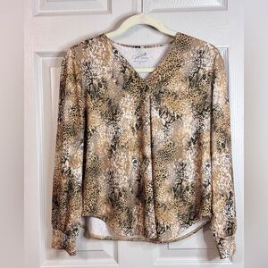 Jaclyn Smith Womens Small Stretch Animal Print Jersey Top Blouse EUC White